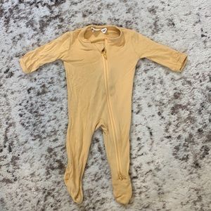 Zippered footie in honey
